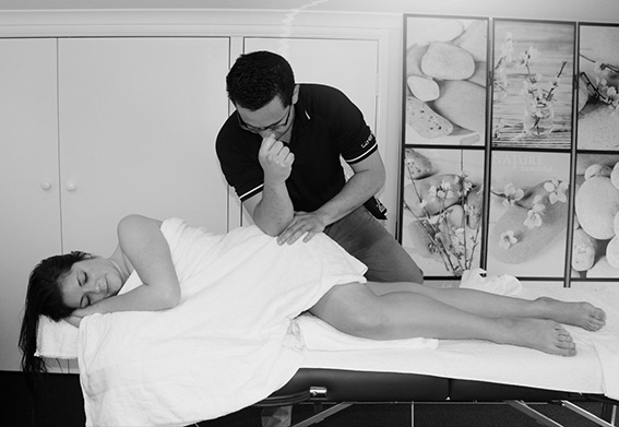 Bryan Allen performig remedial massage at Newstead Remedial Massage
